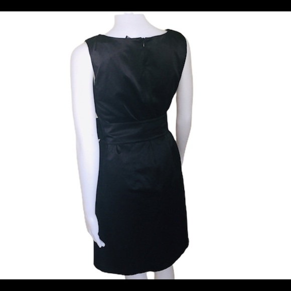H&M Shift Sleeveless Dress With Scoop Neck & Waist Belt Detail Black Size 8 - Picture 4 of 10
